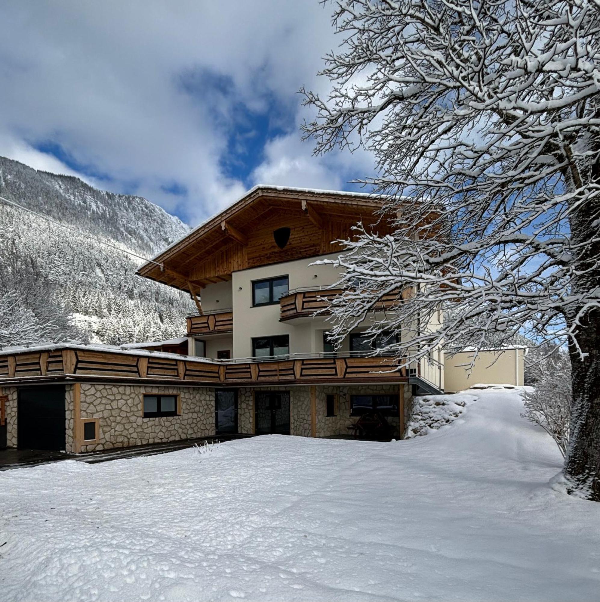 Ferienwohnungen Lodge-B Weissenbach am Lech Luaran gambar